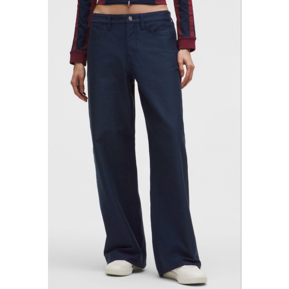 Women's Lululemon Navy EasyFive LR Classic Wide Leg Pants Size 32 - Picture 2 of 4